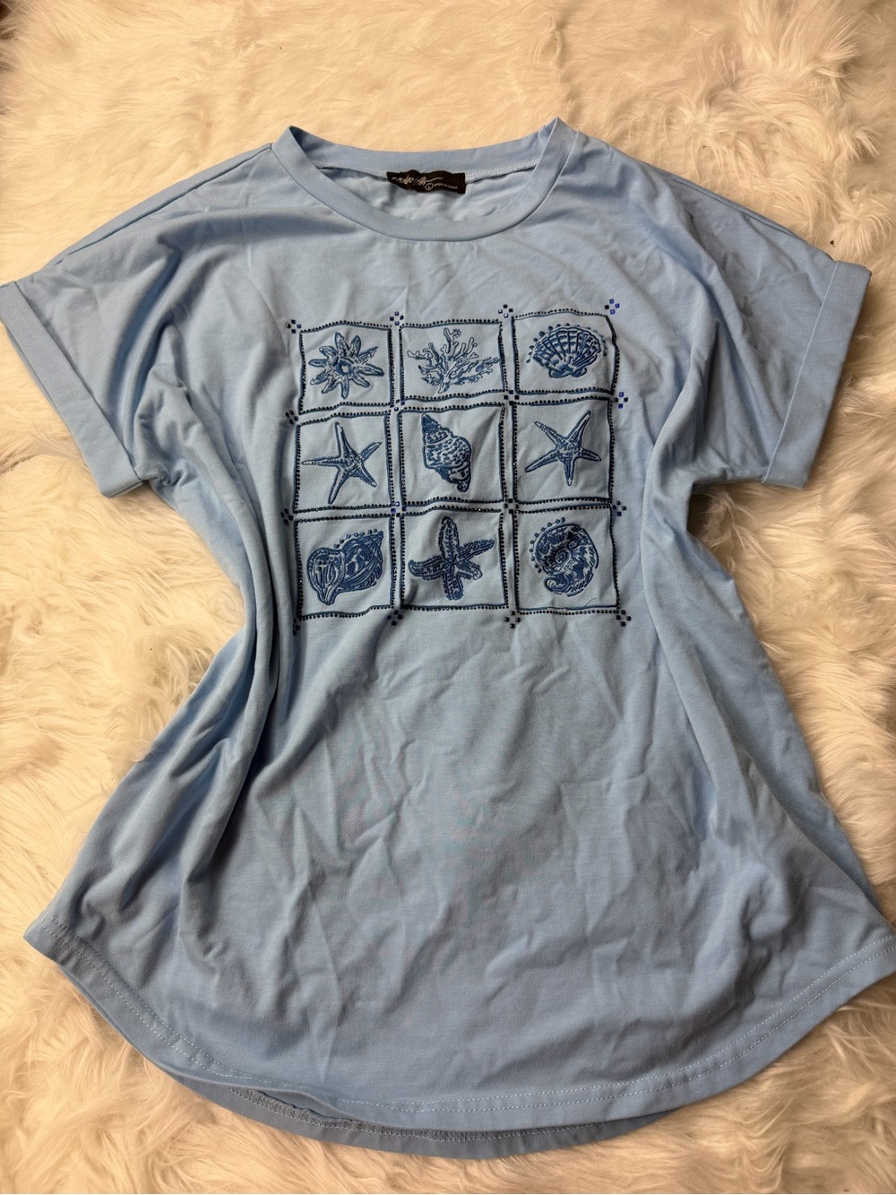 Light Blue Seashell Graphic Tee - Women's Short Sleeve Top